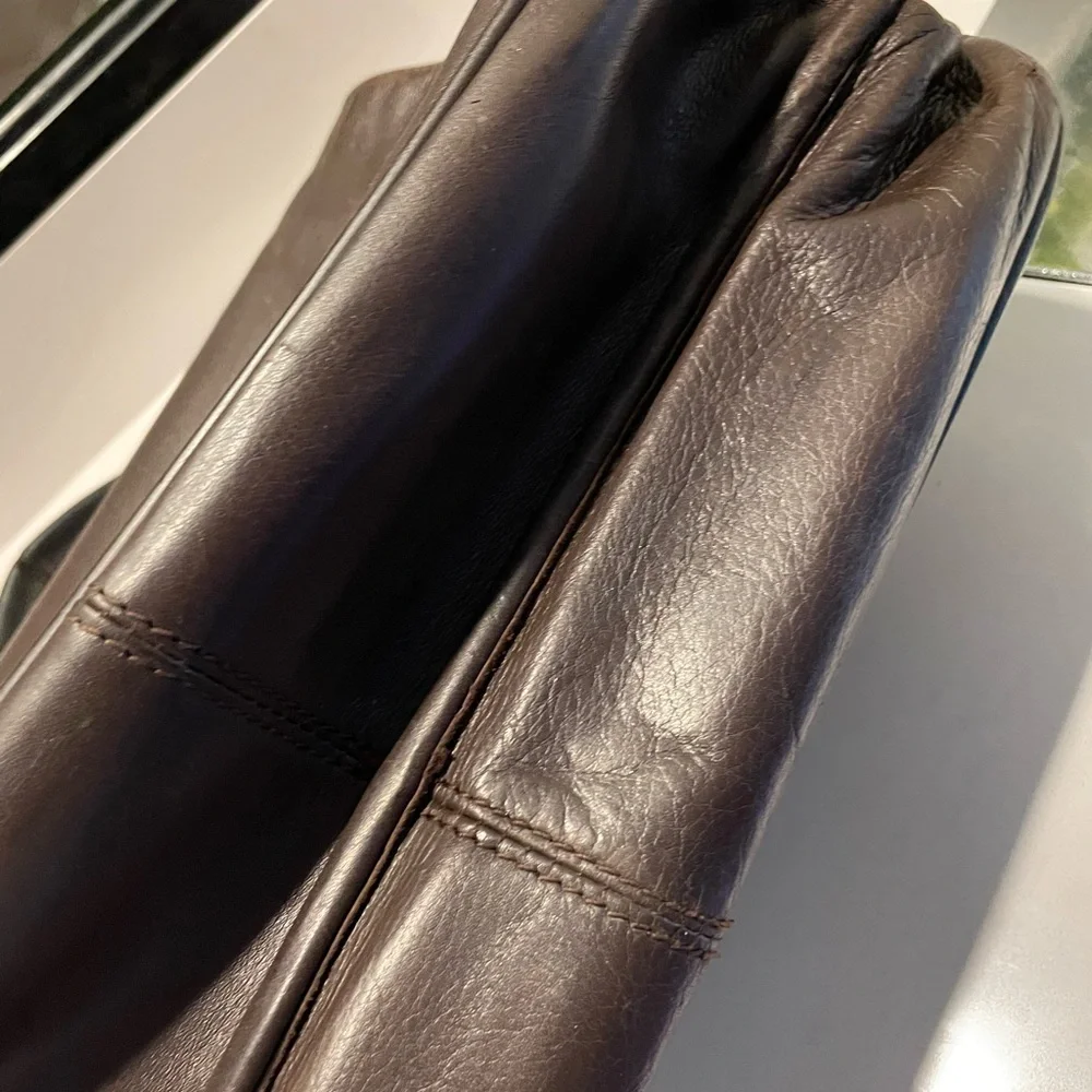 Kenneth Cole Reaction Chocolate Brown Leather Briefcase